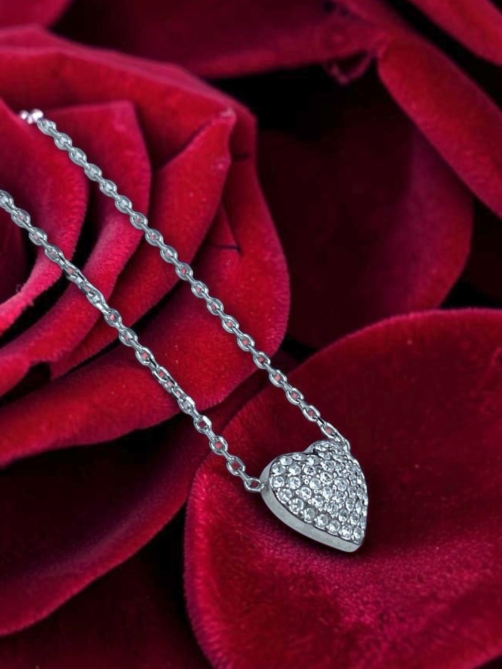 🌺Michael Kors Silver Pave Heart Necklace
